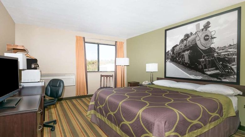 <b>Super 8 Topeka/Wanamaker RD/I-70 Room</b>. Images powered by <a href="https://iceportal.shijigroup.com/" title="IcePortal" target="_blank">IcePortal</a>.