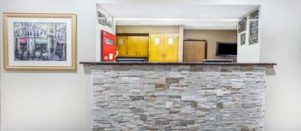 Super 8 Sterling Heights/Detroit Area Lobby
