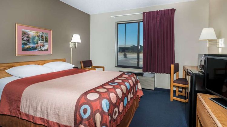 Super 8 Portage Room