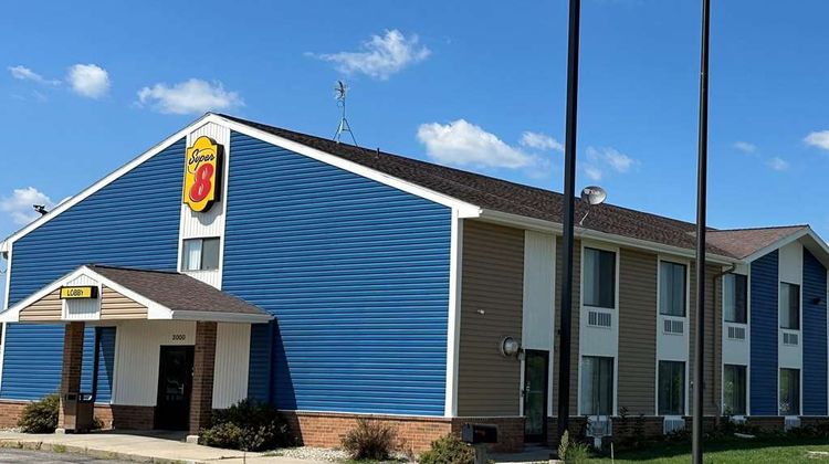 Super 8 Portage Exterior