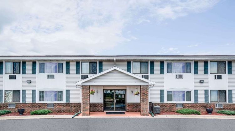 Super 8 Tomah Exterior