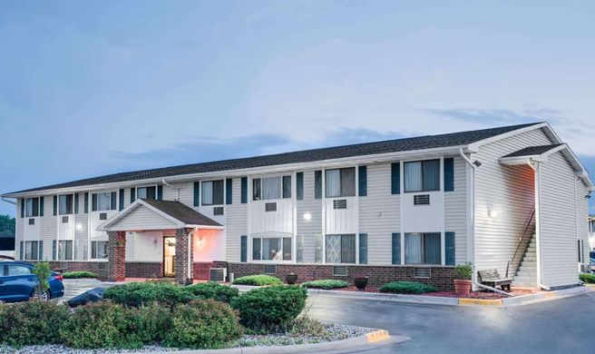 Super 8 Tomah Exterior