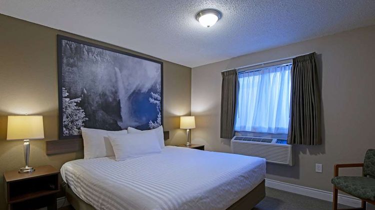 Super 8 Kamloops BC Room