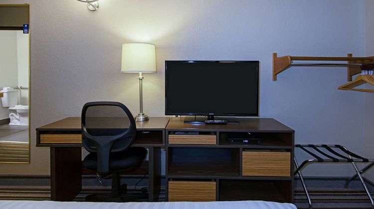 Super 8 Kamloops BC Room