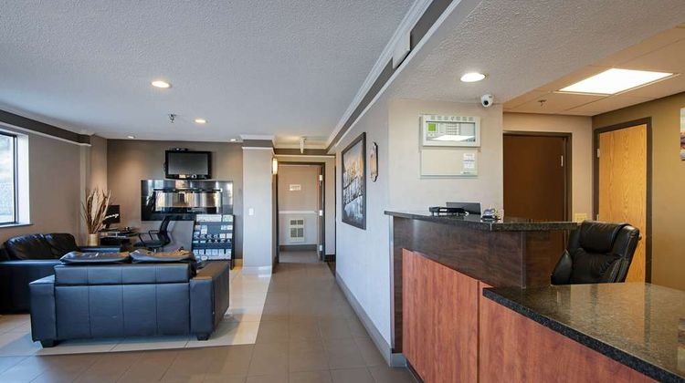 Super 8 Kamloops BC Lobby