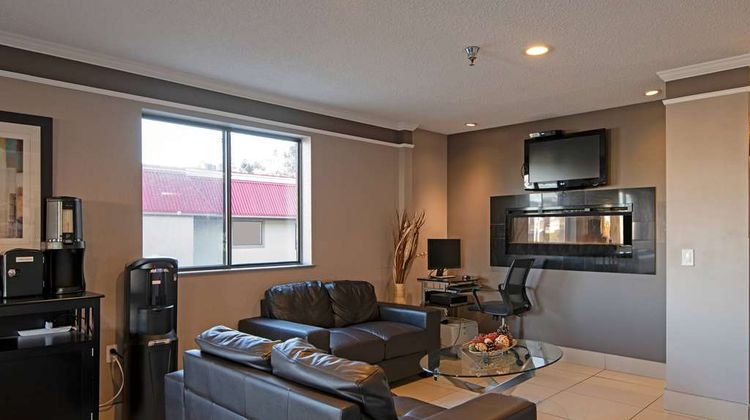 Super 8 Kamloops BC Lobby