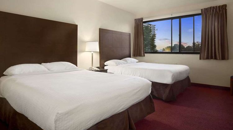 Super 8 Sarnia Room