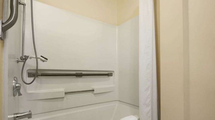 Super 8 Sarnia Room