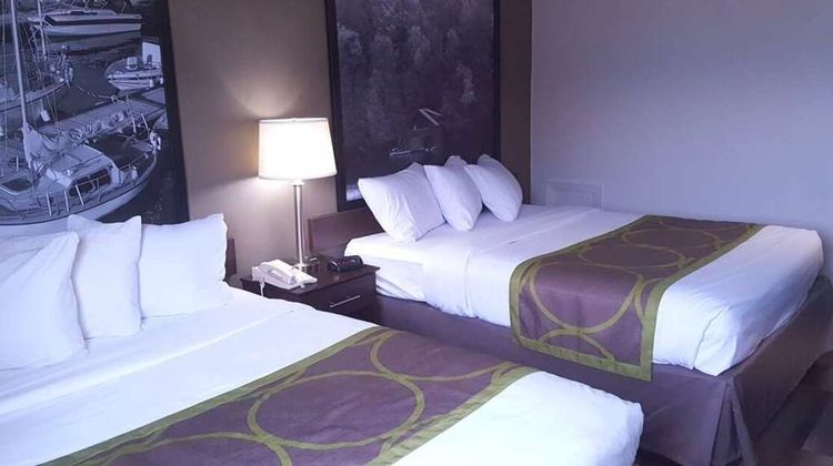 Super 8 Sarnia Room