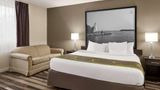 Super 8 Sarnia Suite