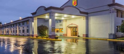 Super 8 Hartford Exterior