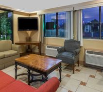 Super 8 Hartford Lobby