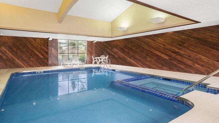 Super 8 Wausau Pool