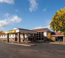Super 8 Wausau Exterior