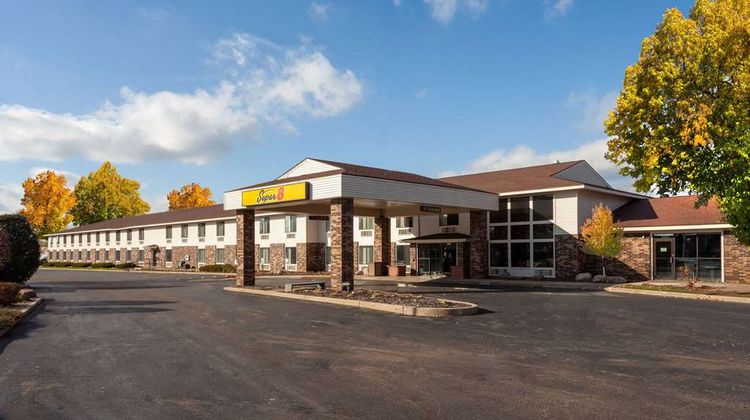 Super 8 Wausau Exterior