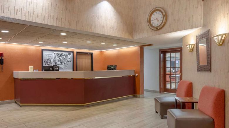 <b>Super 8 Wausau Lobby</b>. Images powered by <a href="https://iceportal.shijigroup.com/" title="IcePortal" target="_blank">IcePortal</a>.