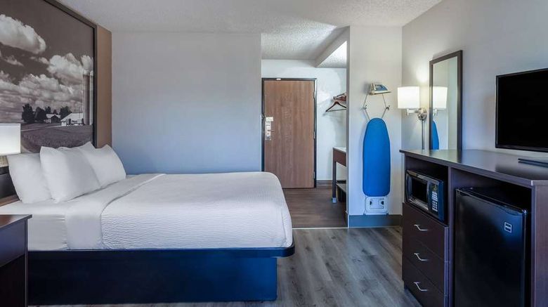<b>Super 8 Wausau Room</b>. Images powered by <a href="https://iceportal.shijigroup.com/" title="IcePortal" target="_blank">IcePortal</a>.