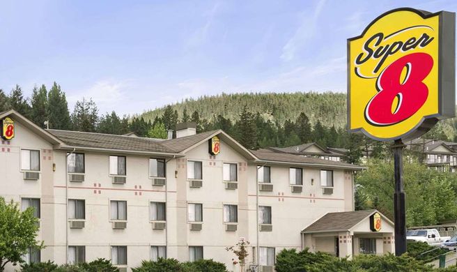 Super 8 Williams Lake Exterior