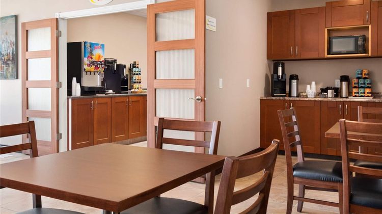 Super 8 by Wyndham Regina Restaurant