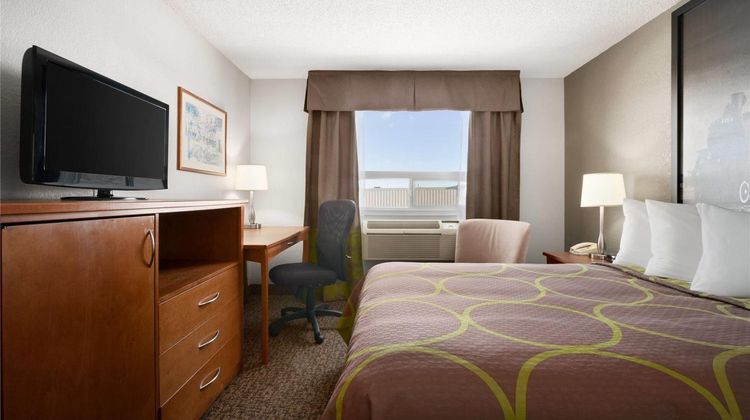 Super 8 by Wyndham Regina Room