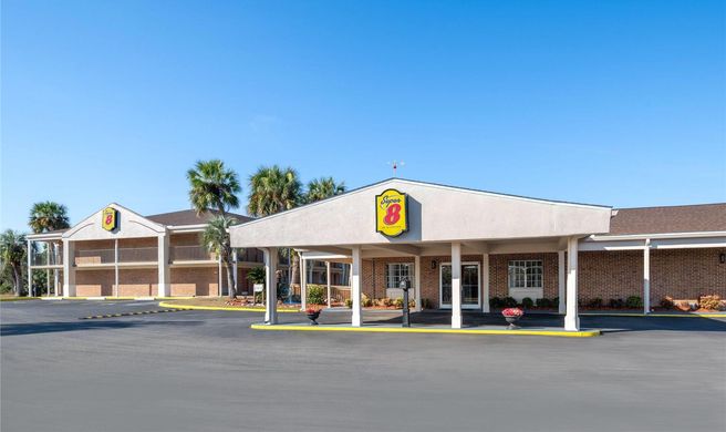 Super 8 Lake City Exterior