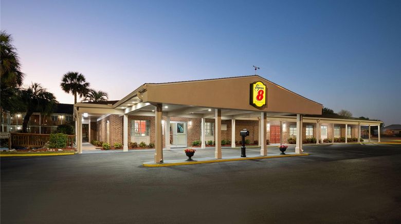 <b>Super 8 Lake City Exterior</b>. Images powered by <a href="https://iceportal.shijigroup.com/" title="IcePortal" target="_blank">IcePortal</a>.