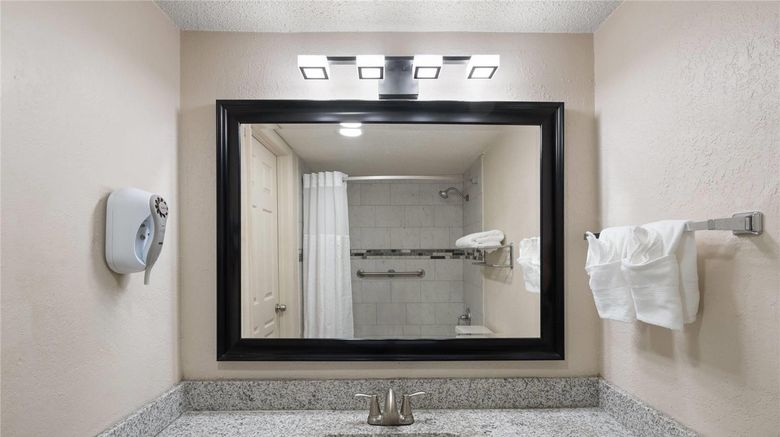<b>Super 8 Lake City Room</b>. Images powered by <a href="https://iceportal.shijigroup.com/" title="IcePortal" target="_blank">IcePortal</a>.