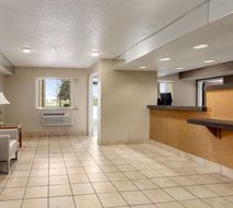 Super 8 Joliet I-55 N/Chicago Lobby