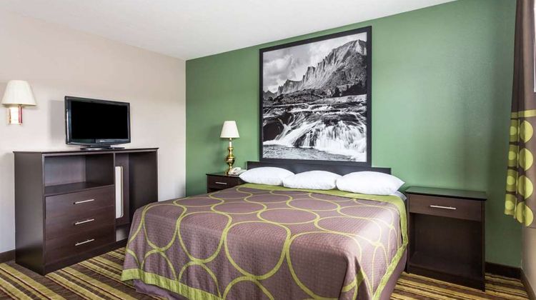 Super 8 Rock Springs Room