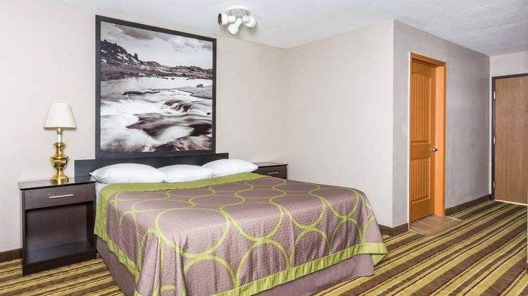 Super 8 Rock Springs Room