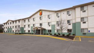 Super 8 Cromwell/Middletown