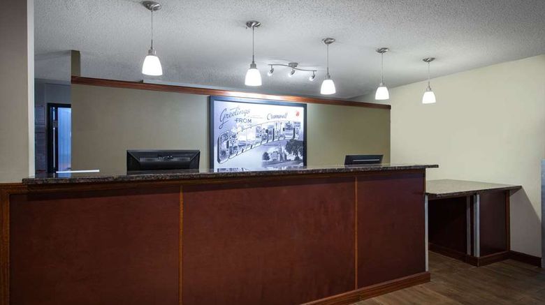 <b>Super 8 Cromwell/Middletown Lobby</b>. Images powered by <a href="https://iceportal.shijigroup.com/" title="IcePortal" target="_blank">IcePortal</a>.