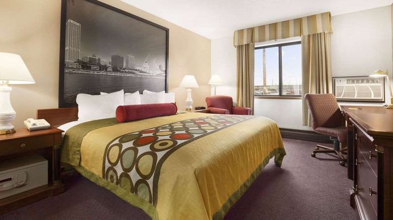 <b>Super 8 Milwaukee Airport Room</b>. Images powered by <a href="https://iceportal.shijigroup.com/" title="IcePortal" target="_blank">IcePortal</a>.