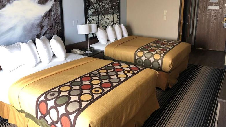 <b>Super 8 Milwaukee Airport Room</b>. Images powered by <a href="https://iceportal.shijigroup.com/" title="IcePortal" target="_blank">IcePortal</a>.