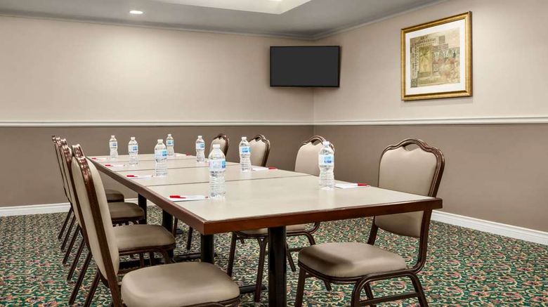 <b>Ramada by Wyndham Niagara Fallsview Meeting</b>. Images powered by <a href="https://iceportal.shijigroup.com/" title="IcePortal" target="_blank">IcePortal</a>.