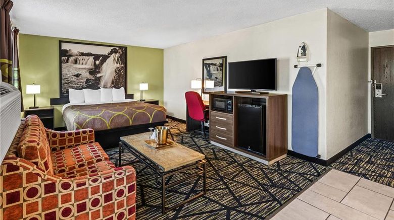 <b>Super 8 Independence Kansas City Suite</b>. Images powered by <a href="https://iceportal.shijigroup.com/" title="IcePortal" target="_blank">IcePortal</a>.