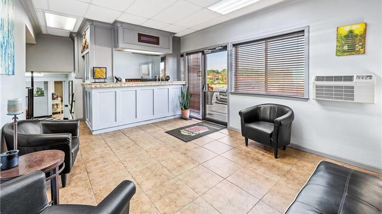 <b>Super 8 Independence Kansas City Lobby</b>. Images powered by <a href="https://iceportal.shijigroup.com/" title="IcePortal" target="_blank">IcePortal</a>.