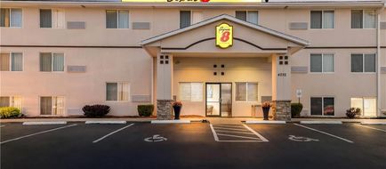 Super 8 Independence Kansas City Exterior