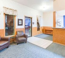 Super 8 Burlington Lobby