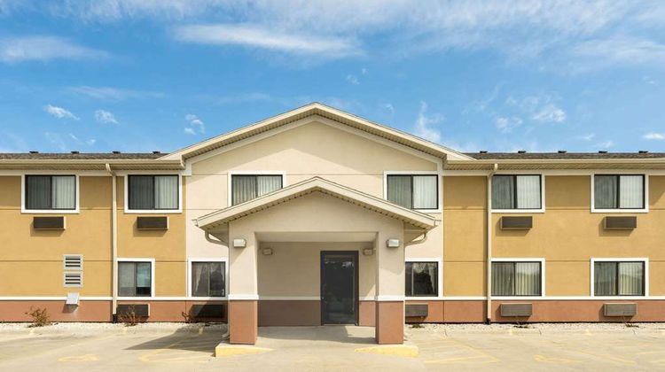Super 8 Fond Du Lac Exterior