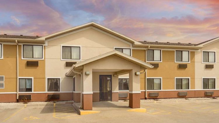 Super 8 Fond Du Lac Exterior