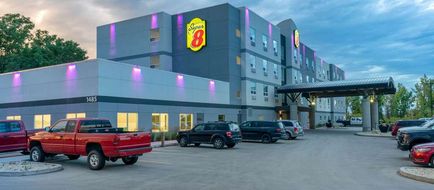 Super 8 Winnipeg East Exterior