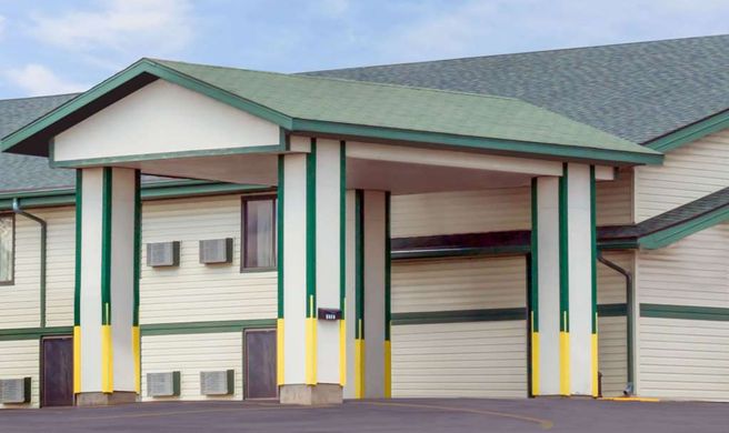 Super 8 Carroll Exterior