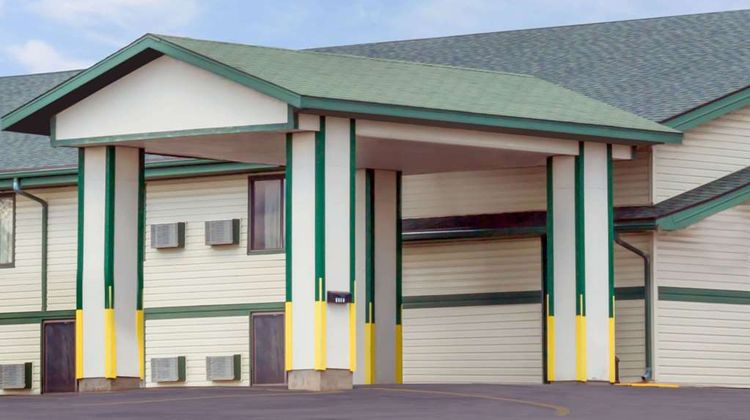 Super 8 Carroll Exterior
