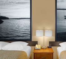 Super 8 Clear Lake Room