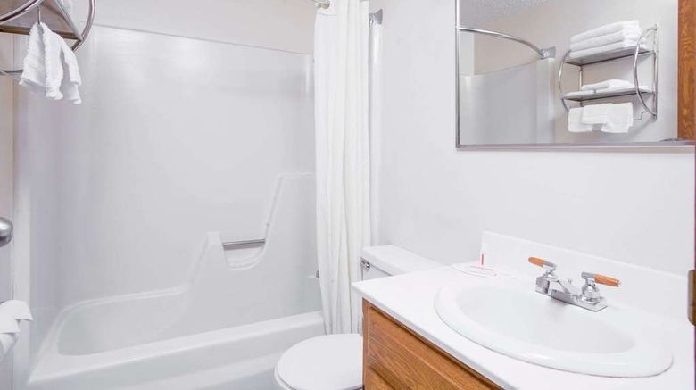 <b>Super 8 Clear Lake Room</b>. Images powered by <a href="https://iceportal.shijigroup.com/" title="IcePortal" target="_blank">IcePortal</a>.