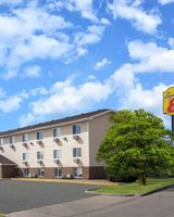Super 8 Clinton