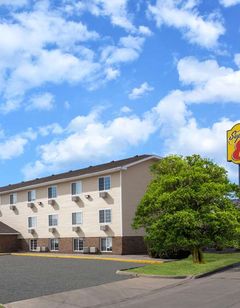 Super 8 Clinton