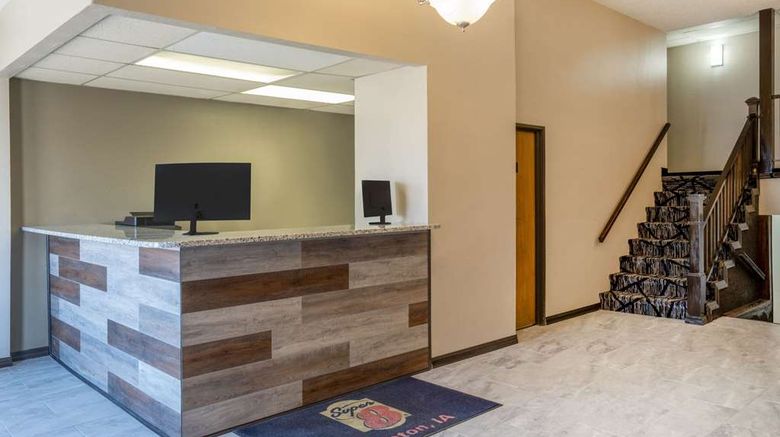 <b>Super 8 Clinton Lobby</b>. Images powered by <a href="https://iceportal.shijigroup.com/" title="IcePortal" target="_blank">IcePortal</a>.