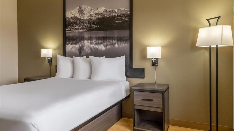 <b>Super 8 Clinton Room</b>. Images powered by <a href="https://iceportal.shijigroup.com/" title="IcePortal" target="_blank">IcePortal</a>.